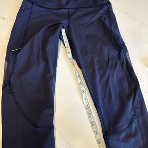 Lululemon Navy Blue Athletic Leggings-Capri
